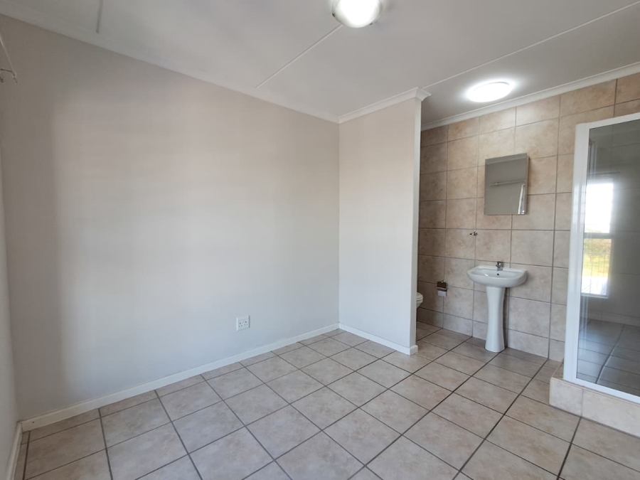 To Let 1 Bedroom Property for Rent in Vredekloof Western Cape